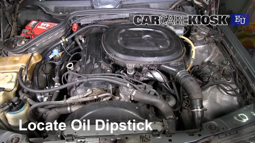 1989 Mercedes-Benz 190E 2.6 2.6L 6 Cyl. Oil Check Oil Level